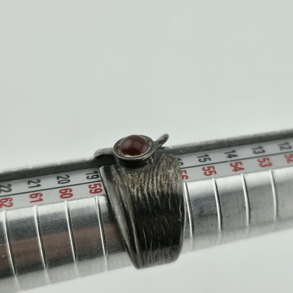 Sterling Silver Ring 925 Tapered Band Size 8 Red Stone Vintage Gothic - Picture 10 of 11